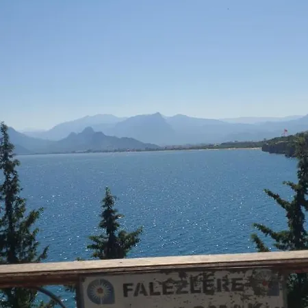 In Kaleici On The Coast - Turkey 安塔利亚